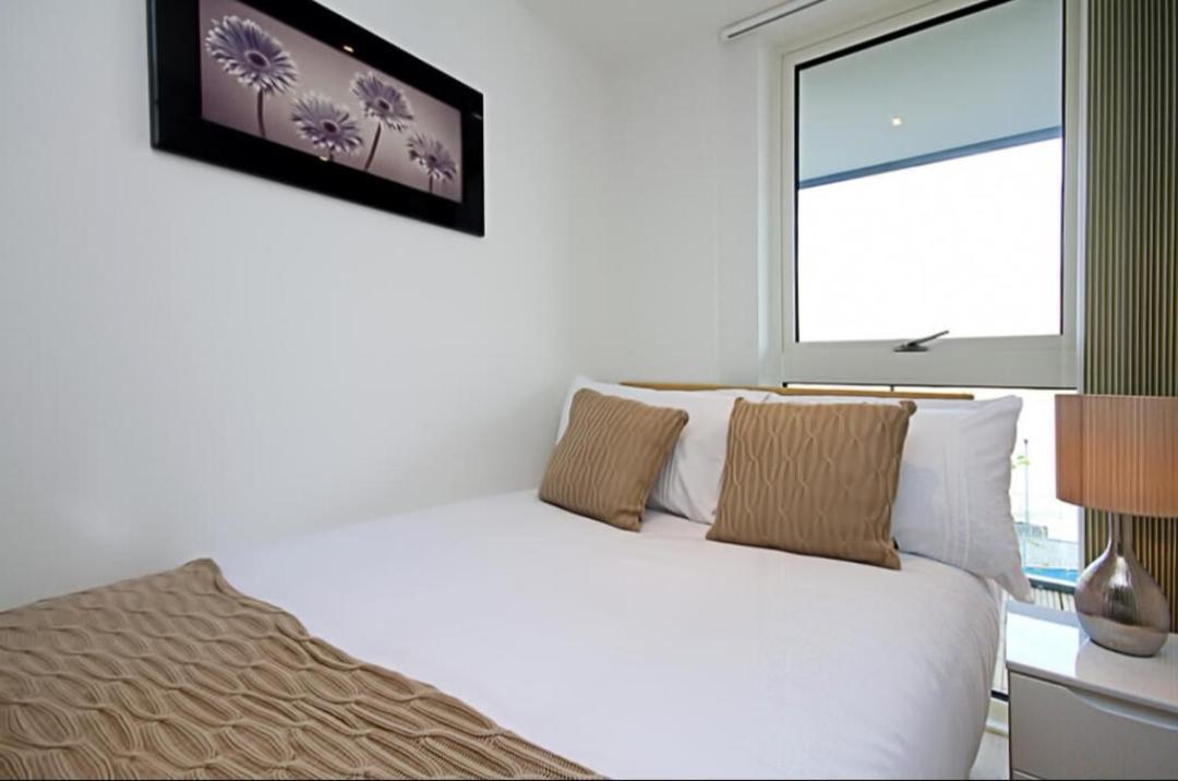 In Flat With Stunning Thames River View Habitación en casa particular Londres