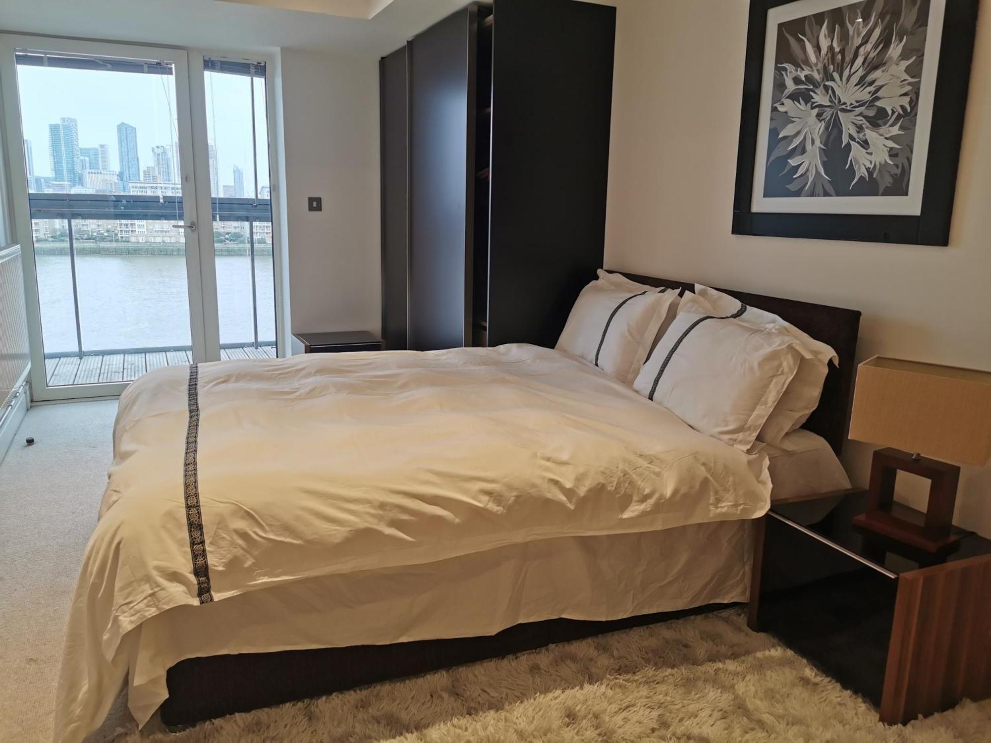In Flat With Stunning Thames River View Habitación en casa particular Londres