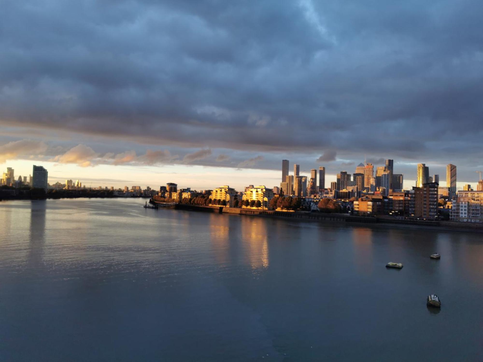 In Flat With Stunning Thames River View Habitación en casa particular Londres